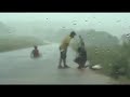Um tombo classico de rolem� na chuva
