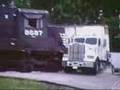 Train Crash: Trains hit Cars!!!