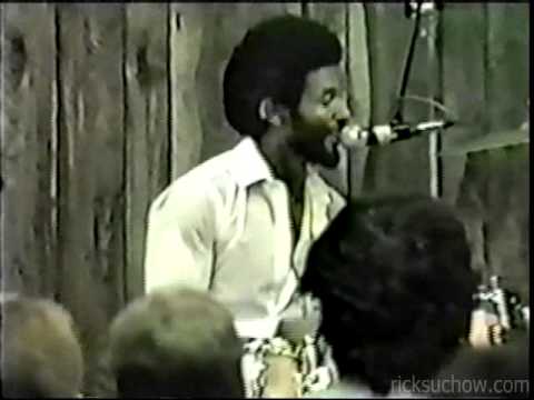 ricksuchow - With Anthony Jackson and Kenwood Dennard. This is Pat Martino's first documented public performance after his life-saving brain surgery. NYC, 1982. Part five...