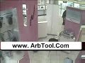 حرامية تسرق laptop والكاميرا تصورها