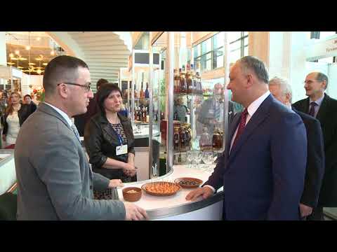 Igor Dodon visited the exhibition "Expovin Moldova-2018"