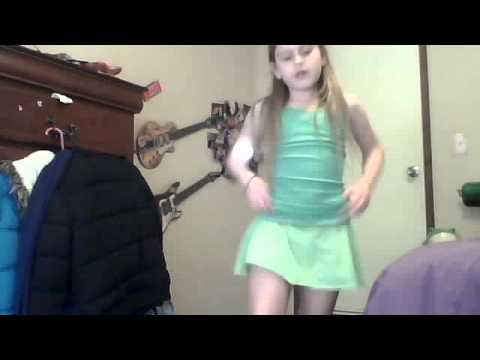 EMMA AWSOME DANCING