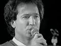 vracho vracho ton kaimo mou. lyrics by dimitris christodoulou. sung by thanasis moraitis. bouzouki kostas papadopoulos


not long before the fall of the berlin wall theodorakis gave an open-air concert on the rosa luxemburgplatz in the east german part of the city. this vcr recording was made in west berlin and is in black and white due to the difference in tv systems between the two germanies (or so i have been told) an historic piece of 