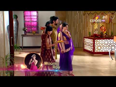 Madhubala - Even after being warned by Bhanu to stay inside the circle drawn by him, goes out of it to pour oil in the lamp burning in front of Baiji’s photograph. Sud...