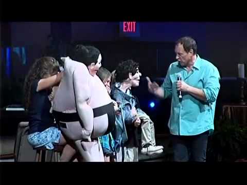 Comedian Taylor Mason, Sumo and his puppet orchestra