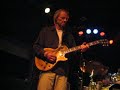 Snowy WHITE   \