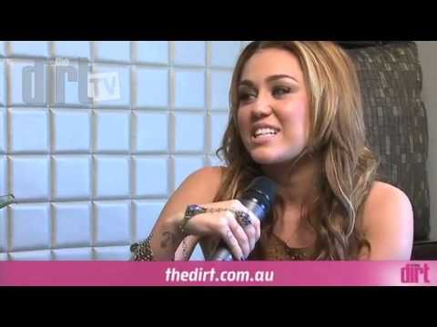 VIDEO: Miley Cyrus Insults Justin Bieber 0