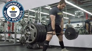 Heaviest sumo deadlift in one minute - Guinness World Records