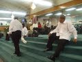 singing @ the mother's day gospel bowl in chicago. sorry to have talked! i stepped on someones foot. this was the last song that they did. didn't get the whole performance! but, enjoy!