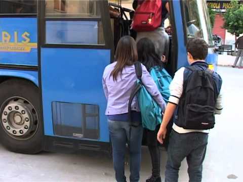 Stop agli abbonamenti per il trasporto gratuito degli studenti pendolari favaresi. Gli alunni sono costretti a pagarsi il biglietto con la conseguente lamentela dei genitori
