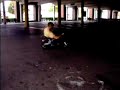 Tj Nitez qui pete une case sur sa pocket bike... Tj Nitez qui pete une case sur sa pocket bike...