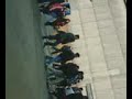 takhle nasedaji polaci do transportu z prace aby se co nejdriv asi dostali domu nebo co, lepsi je mit svoje auto a takhle si ty blbce natacet.