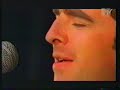 video de oasis con la cancion de supersonic de definitely maybe. esta genial!!! solo para fans y a para quien guste de escuchar buenas bandas como esta jeje. enjoy it! =d
