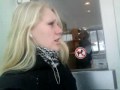 bij tankstation....