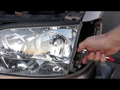 How to remove a Lexus LS400 headlight