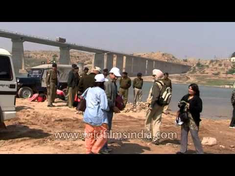 how to reach khajuraho from jabalpur by train