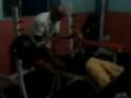 videos de calto na academia corpo ativo puxando 100 k no supino