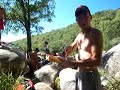 Comiendo en las gargantas del infierno.