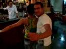Ridicolo,ballerini dementi in un bar di Battipaglia