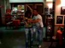 Ridicolo,ballerini dementi in un bar di Battipaglia Ridicolo,ballerini dementi in un bar di Battipaglia