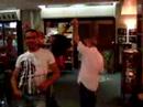 Ridicolo,ballerini dementi in un bar di Battipaglia