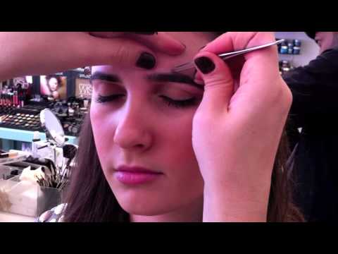 Kiss and Makeup Brow Shaping