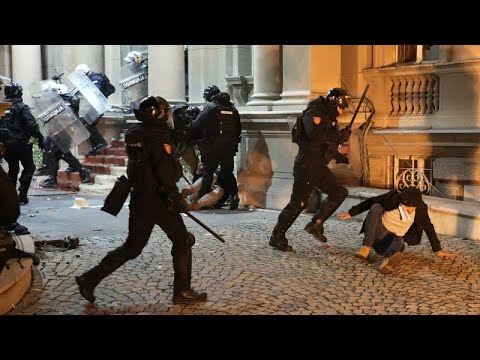 Serbien: Schwere Ausschreitungen an Heiligabend in ...
