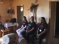 das geheimnis der baume
http://www.tranceform.org/
im jahre 1972 erhielt er sein chiropraktisches diplom und studierte �ber 30 jahre das altehrw�rdige system der systemischen vermusterung von australischen schamanischen meistern. in sein training integrierte er auch seine unfangreiche forschung in afro- brasilianischen schamanismus aus brasilen und nigeria. nur um dieses wissen in die heutige zeit zu �bersetzen lernte rowland anton barkley nlp. wo auch immer er h�rte das jemand eine technik unterrichtete die zur menschlichen endwicklung von n�tzen ist, beteiligte er sich und studierte diese eingehend mit dem resultat, der erkenntnis das er dies schon wusste, beherrschte, jede technik beliebig ausbauen konnte, ihm jedoch die erdischen worte der erkl�rung dieses ?etwas genau zu beschreiben fehlten. 

sein ganzen leben investierte er somit in sein wissen, das er jetzt ausgebaut hat und in seinem system antos den menschen �berbringt. keine technik oder methode ist vergleichbar mit seinen enddeckungen. viele jahre unterrichtete er als meister nlp trainer und heiler des energetischenfeldes in brasilen und europa. 

diplomierte antos therapeuten sind somit qualifiziert, alles und jedermann erfolgreich zu therapieren, doch den meister selbst, konnte bis jetzt noch niemand �berbieten
http://fabunmi.com/

http://www.antostm.com/
http://exorcism.org/
http://mirnagora.com/
http://www.antos.si/
http://www.ogboni.net/
http://www.starnevenka.com/
