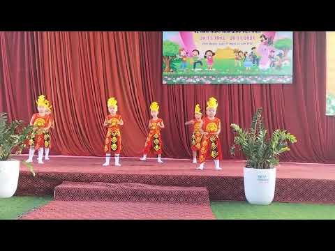 Múa Hào Khí Việt Nam do các bạn 5 tuổi B Thể hiện