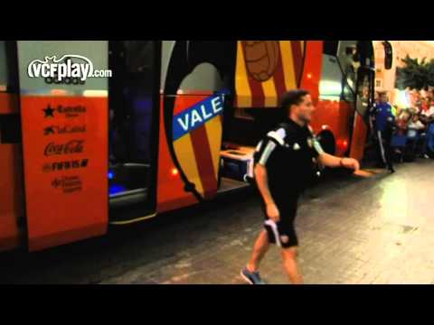 Valencia CF: Impresionante recibimiento al autobús del equipo Valencia CF: Impresionante recibimiento al autobús del equipo
