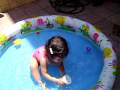 videos de Gracia en su Piscina de Llantitas 1