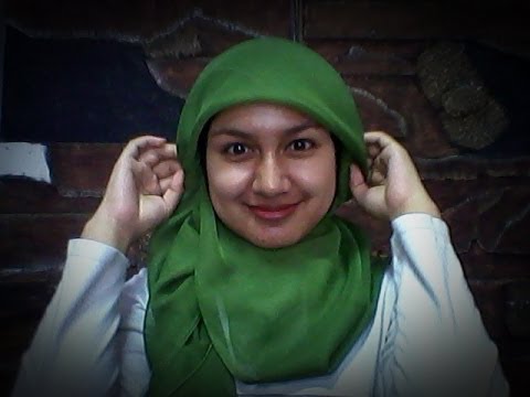 Cara Memakai Jilbab Segi Tiga Modern