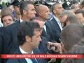 Berlusconi spazzino
