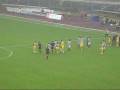 videos de Chievo-Juventus 0-2 (9.11.2008) - Fallaccio di Sissoko (non è stato espulso essendo della Juve)