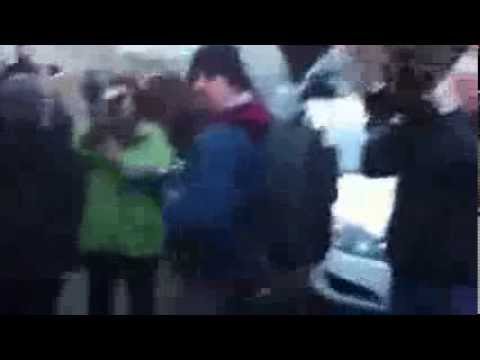 Students break through Senate House gates