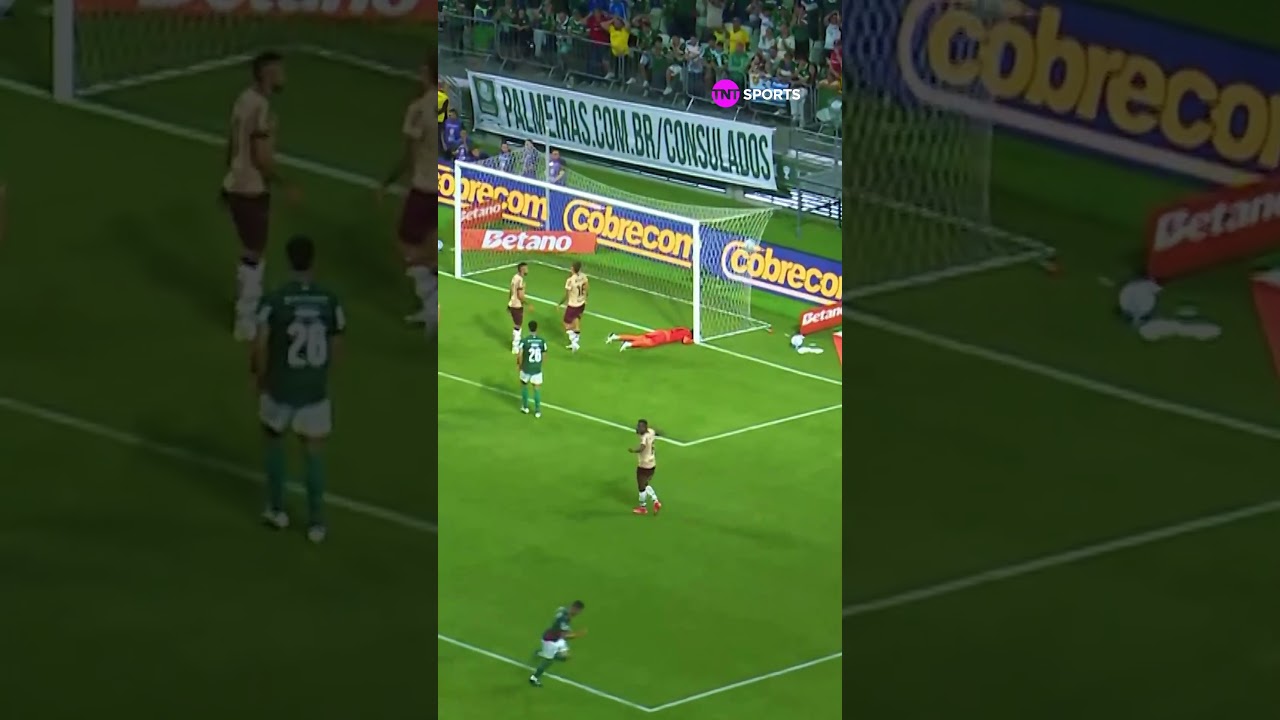 O FLACO IA METENDO UM GOLAÇO DE BICICLETA, MAS O GOLEIRO DA JACUIPENSE FEZ UMA DEFESAÇA #shorts