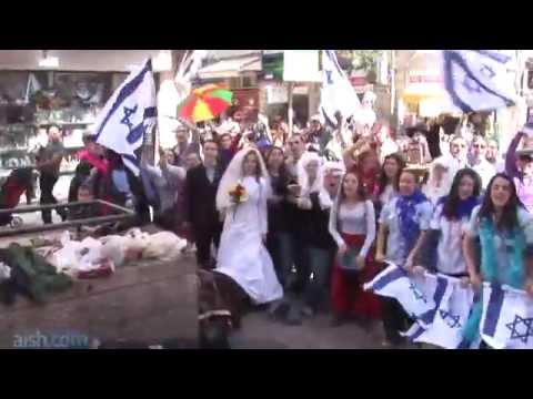 Post thumbnail of Jerusalem Yom Haatzmaut lip dub of K’naan “Wavin’ Flag”