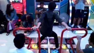ตีนสัมผัสมีจริง เกมเต้น 10 ปุ่ม LV.24