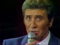 Gilbert B�caud chante Le Retour � � Champs-Elys�e � en 1987