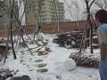사우나 밖에서 만든 눈사람