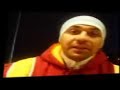 Unknown Romany hiphop crew called GENov or Gen Ov made its own music video and I found it. They are from Ostrava, Czech Republic and sing mostly in Romany language. I transcribed their lyrics a thus you can sing with them. Joooo...Tak jedem!Rrrraaaaaachá.Tak jedem!Co je?So me čoro, Devla,so me kerava?Te man imar Devlaman ňiko na kamla.Pre kada svetos imar Devla čoro aavapredal kada svetos imar Devla čores merava?Vaškada me kade miro demo mukhavaabi ta šunenas savore,so vaš o Gen peske trival phenen,imar aver džanen,so jon kamen džanen,so jon kamen džanen,so jon kamen savore džanen,savore džanen, savore džanen, savore džanas,so mikrakos chudas andro vast,vika keras pre savore, so amenca džan, so vrajtinen,so bitboxi keren, repinen, bašaven,a kavka (...)dživas a na meras, amen sam kale, parne, amen pes maras,keras ta lačhesna na na na.Tumen sar amen bašavas, la la la la,oke šukares repinen, la la la la la la.Šunen, amen lačhes bašavas,šunen kade peske phenas tu gen.oke tumen keren bibacht.Zase sme zpátky,my blázni z Poruby,někdo nás tu nechce,a někdo tu zas ví, že tímhle nám vzal sílupostavit se čelemdoprovodným věcem,které my kurva neberem.Prachy a spravedlnosta sílu snobskýho životadělat si ze mě srandu,dělat si ze mě kokota.To slovo spravedlnost mě vůbec dost serepodvody, války, dolary, soudy,to je ta spravedlnost,k čemu se každej dere.Dubina, Zábřeh, ostravský kraj, la la la la la la.Šunen, sar amen bašavas, šunen kade peske phenen, so kames,oke tumen keren bibacht, la la la la la.Šunen, sar amen bašavas, (...) Gen i jon aven,oke tumen keren bibacht,la la la la.Šunes?Savore džanen, savore džanen, savore džanas.H'o mikrakos (...) phrala.Šunes?Thaj so more kames?Kames, kames, tele tu aves, rrrrraa,Tak pojďme!Šunes.Ostrava Poruba, Ostravský kraj.Šunes, sar amen bašavas.Džanen, so kade phenen, džanen, so kamen.Oke tumen keren bibacht.Šunen sar amen gijavas,(...) Gen, kampel jon aven,o Peťa o Pavel repinenas.Jon repinen, džanen soj o Del kamel.Cigani a Češi to tu baví.Je to dobrý, je to tady fajný,je to život, na to se vyserem.Jo, jo, kde ta kurva zbohatla? Tak dost kurva.Jo jo jo jo.