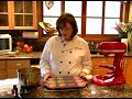 How to Bake Pumpkin Spice Cupcakes : How to Fill Tins with Pumpkin Spiced Cupcake Batter