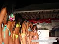 andrea rincón en desfile de bikinis