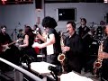 volares band tocando seu medley do celebre e cl�ssico trio bee gees...
nesta grava��o constam apenas a vinheta de abertura (sex machine de james brown) e um trecho da m�sica staying alive.
em breve disponibilizarei o medley completo para vizualiza��o.
curtam a vontade.
volares band, a banda certa para a sua festa!!!