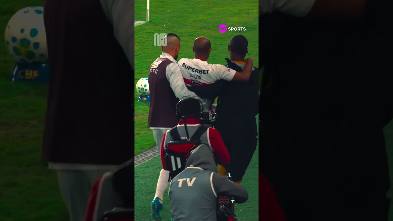 OLHA O LANCE DO EXATO MOMENTO DA LESÃO DO LUCAS MOURA! 😬 #shorts