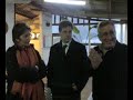 ANNA FINOCCHIARO SI SPORCA LE SCARPE DENTRO UNA SERRA DI POMODORINO PER ONORARE I CONTADINI DI AZIONE DEMOCRATICA