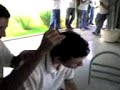 ama�ando latinha na cabe�a