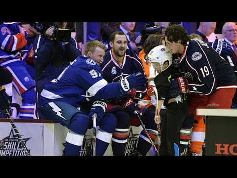 Video: Young fan helps Johansen in Breakaway Challenge