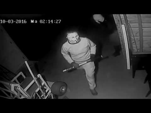 Wie zijn deze twee personen die inbraken bij Sunset Beach in Katwijk