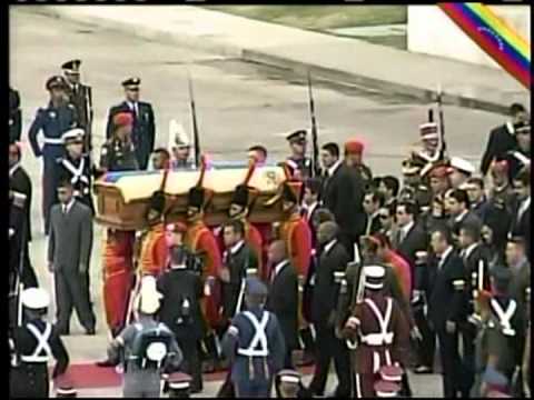 cuartel de la montaña - El vía viernes, a la 1:00 de la tarde, el féretro de Hugo Chávez abandonó el Salón Libertador para ser trasladados al Cuartel de la Montaña http://www.ultima...